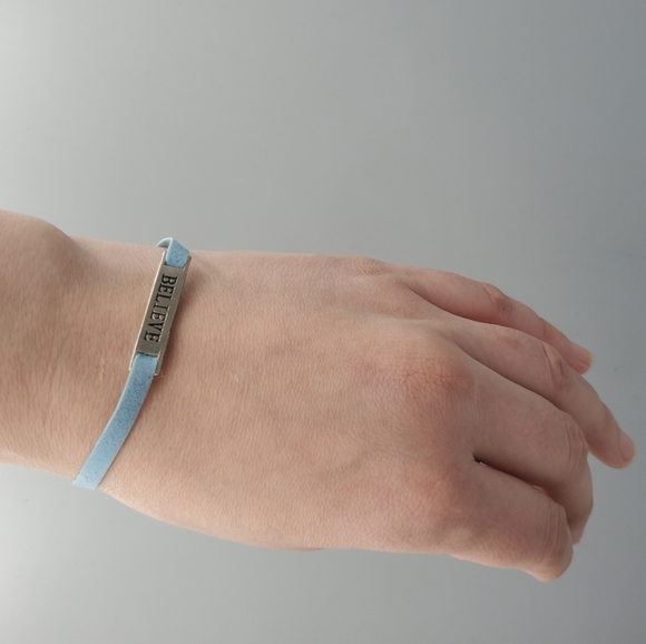 St.Anthony and Baby Jesus Believe Blue Bracelet and Blue Beaded Earrings - Picture 6 of 10